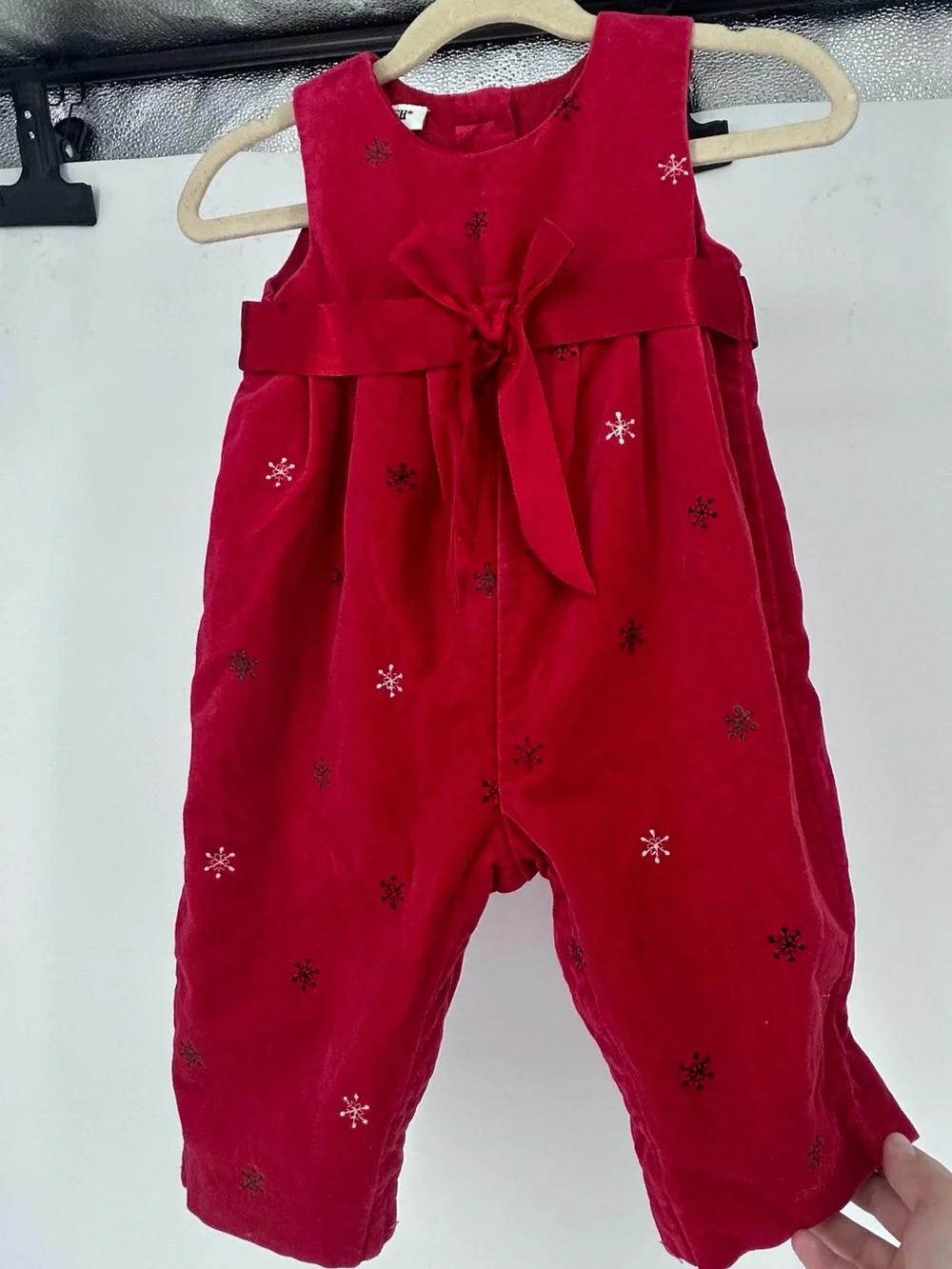 OshKosh B'Gosh Vintage Red Corduroy Snowflake Holiday Romper Jumpsuit 12 Months